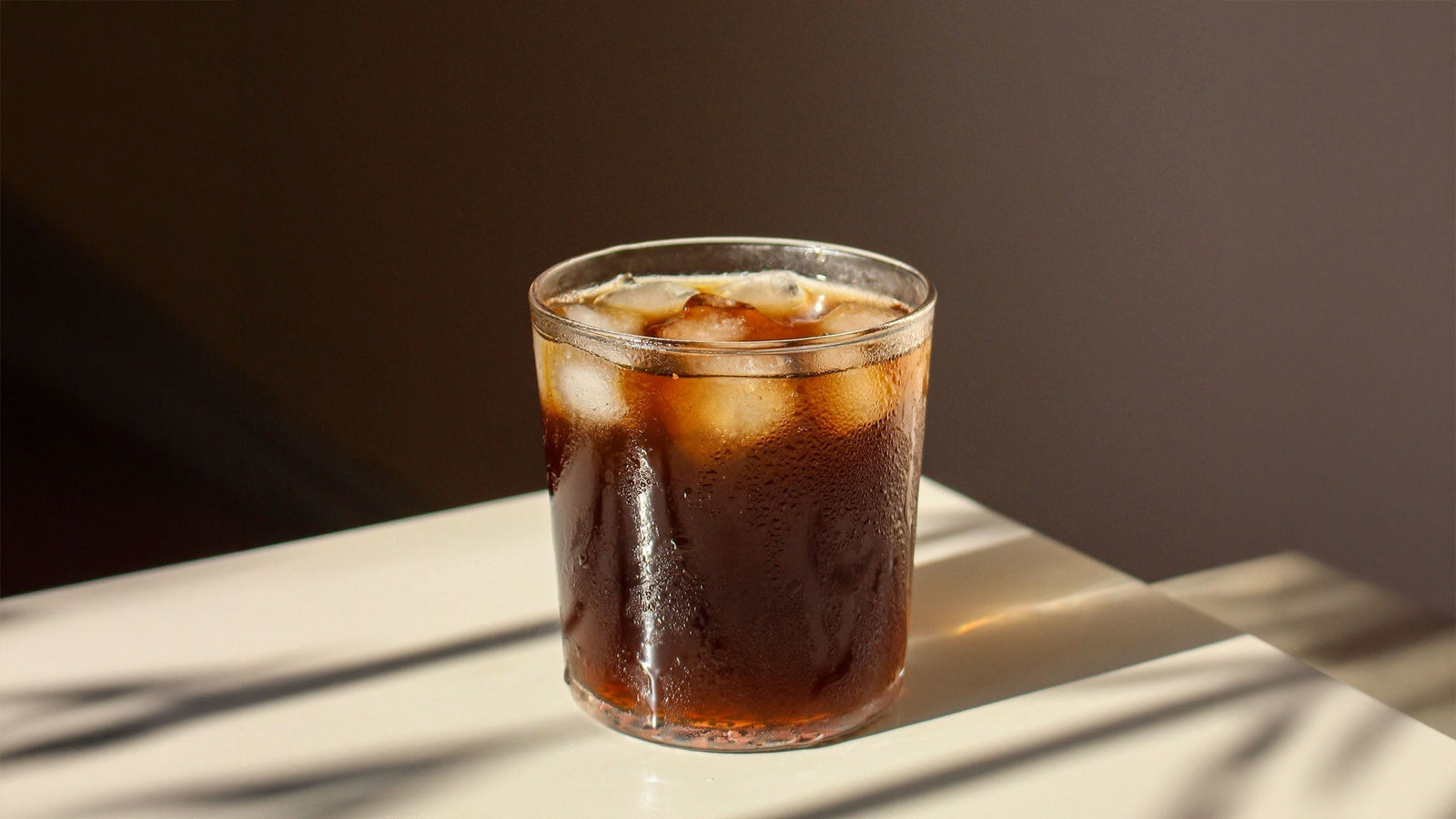 cafea rece cold brew cu gheata 